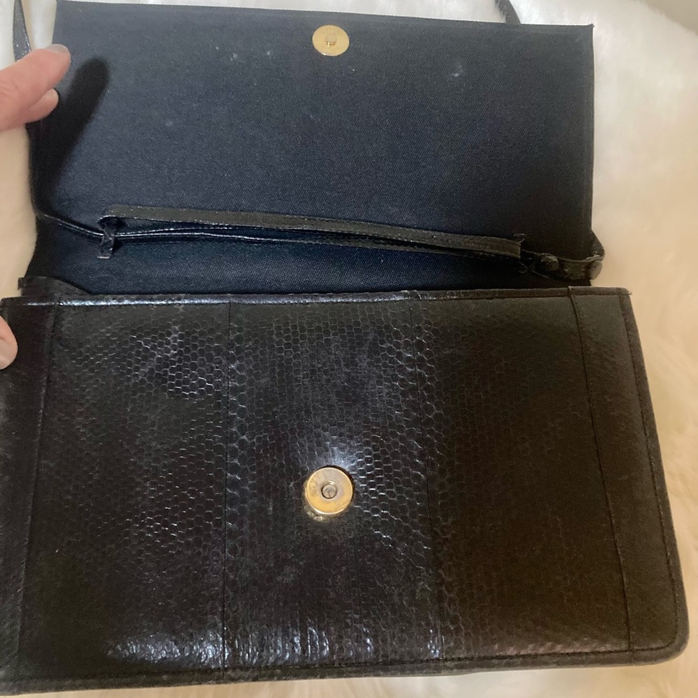 Black lizard skin clutch with adjustable strap.  This is genuine reptile. - Picture 2 of 7
